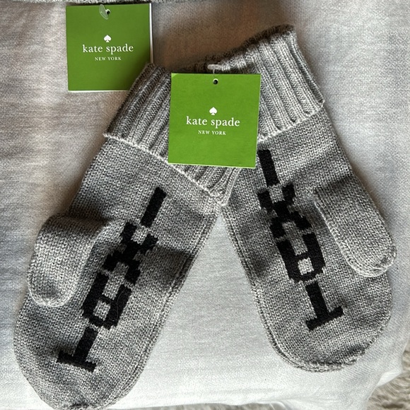 BNWT Kate Spade Toque and Mitt set - Picture 2 of 3